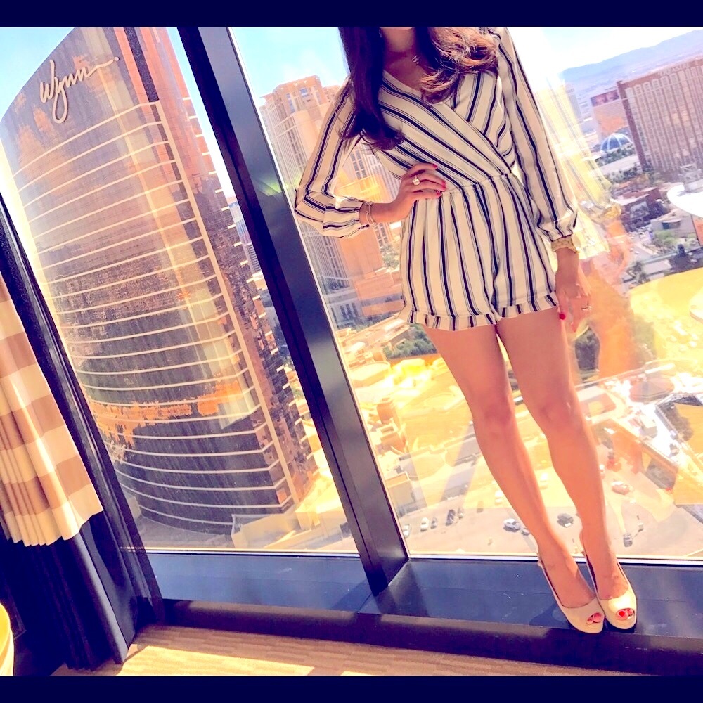 💙BEAUTIFUL BLUE/WHITE ROMPER💙 - Picture 6 of 9